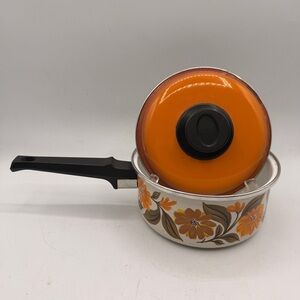 VTG Capri Spain Enamelware Floral Saucepan with Lid 7”